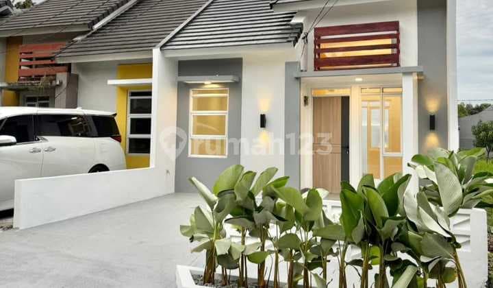 Dijual Rumah Posisi Hook Baru Renovasi Ada Ruang Terbuka di Belakang