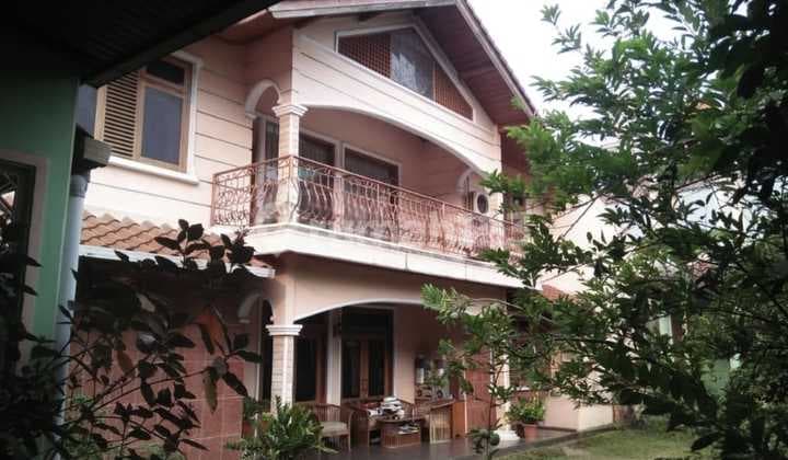 Dijual Rumah 2 Lantai Siap Huni Dengan Halaman Belakang Luas Di Munjul, Cipayung Jakarta Timur