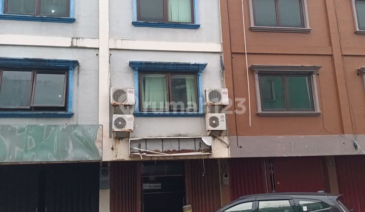 Mega Smart Shop House slashing prices, suitable for offices and shops.