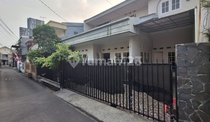 ( P 13,7 X L 13 ) Rumah 2 Lt Di Tebet Selangkah Ke Soepomo Raya