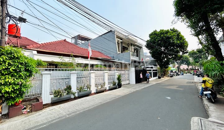 Di Sewa Rumah Siap Huni Akses 2 Mobil Dekat Pusat Perbelanjaan Dan Kuliner Tebet