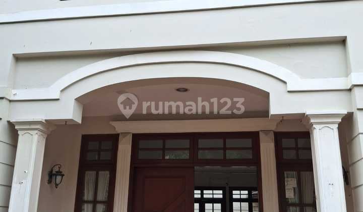 Rumah di Tebet dalam komplex siap Huni, tapi butuh renovasi