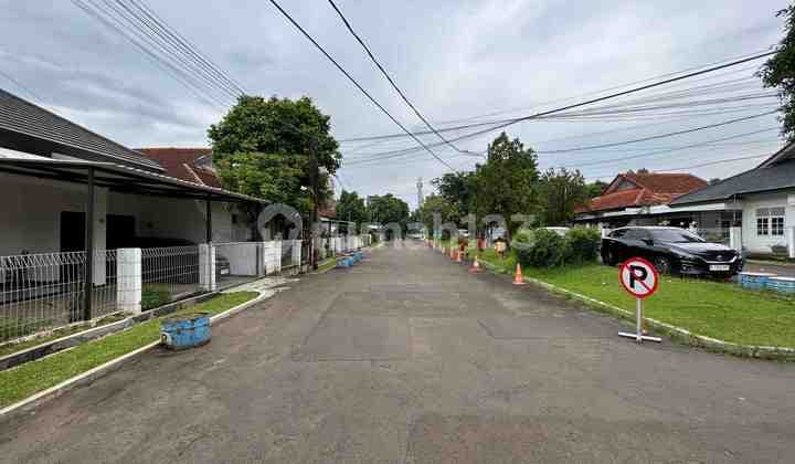 di jual rumah siap di bangun ulang untuk KosKosan