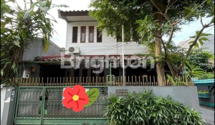 Rumah 2 lantai kondisi bagus dan rapi dan siap huni di dalam komplek di JOGLO Jakarta Barat