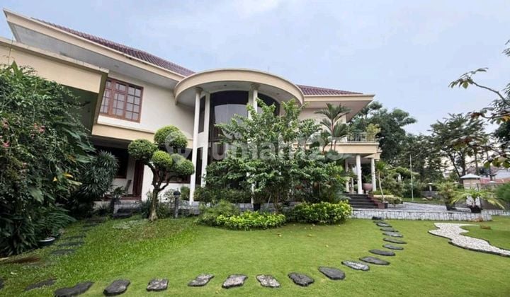 Exclusive Luxury House with SHM in Darmo Harapan, Surabaya Exclusive Luxury House with SHM in Darmo Harapan, Surabaya