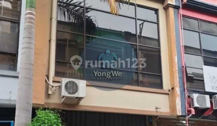 Translation: Sell Shop House Surabaya in Rungkut Megah Raya Translation: Sell Shop House Surabaya in Rungkut Megah Raya