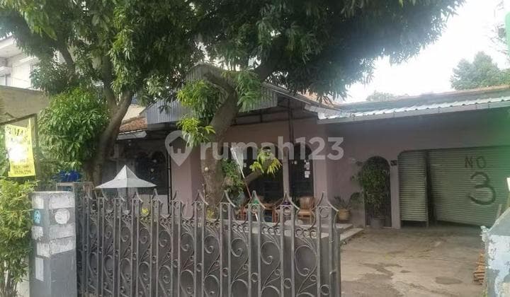 Dijual Bangunan Rumah Lama Hitung Tanah, Jakarta Barat
