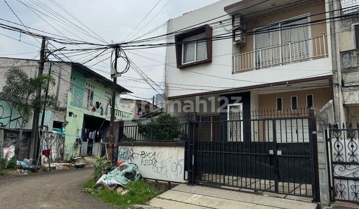 Dijual Rumah di Green Garden, Jakarta Barat