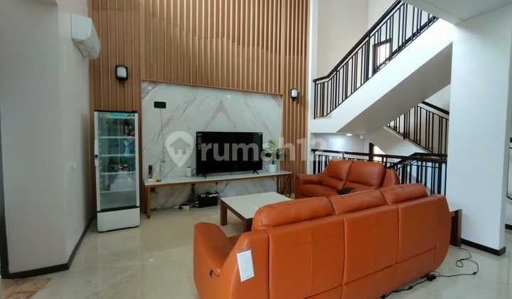 Rumah Mewah 3 Lantai di The Zora Bsd City, Private Lift, Siap Huni