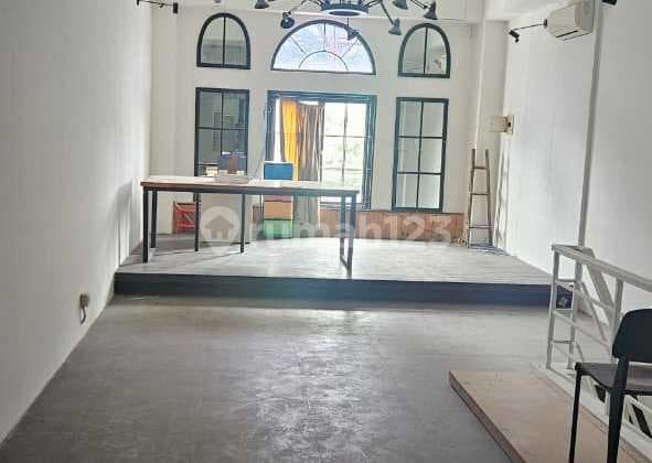 For Rent, Ready-to-Occupy and Ready-to-Use Shop House in Bolsena