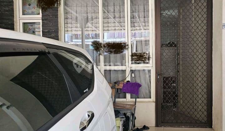 Dijual Rumah 2 Lantai Difurnished Full Renov SHM