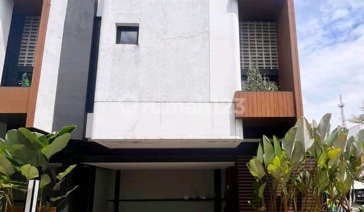 Rumah 2 Lantai. SHM Bsd Fasilitas Lengkap. Bagus