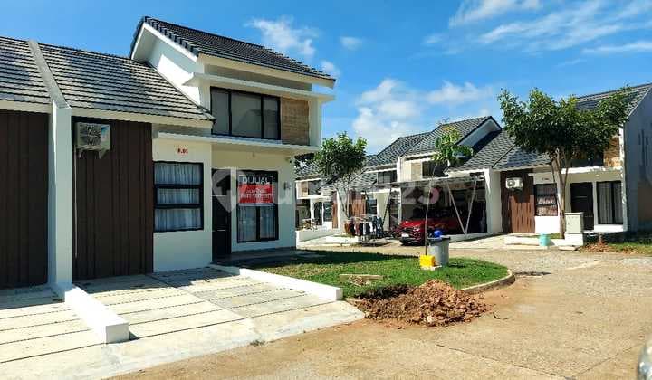 Dijual rumah posisi hook cluster The Breeze Citra Grand City Palembang