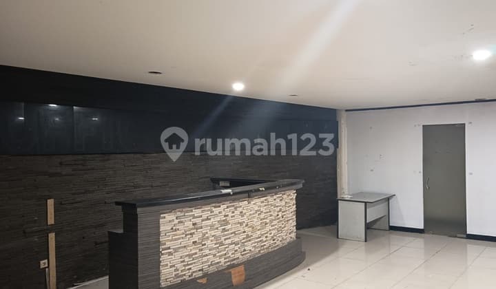 Ruang Usaha.yang Sangat Strategis