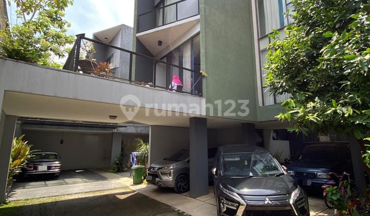 Rumah Keren Minimalis Split Level di Lebak Bulus
