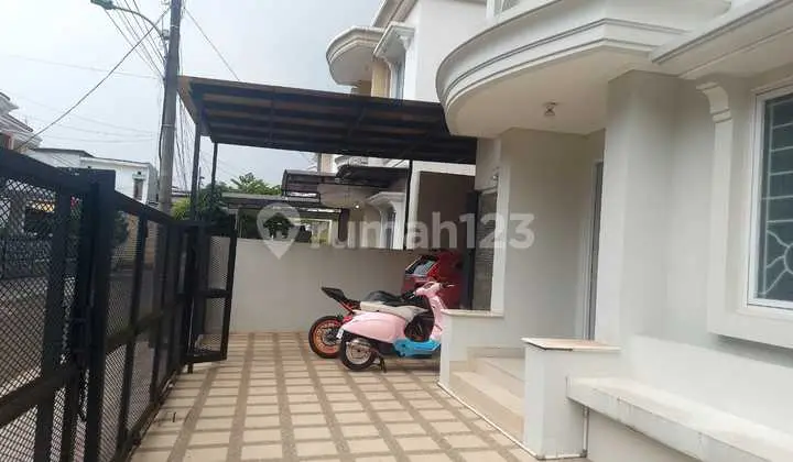 Nice House Hook Position Semi Furnished in Pondok Bambu, East Jakarta