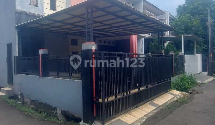 2-Story House, Hook Position, Flood-Free in Bintara, Bekasi, West Java