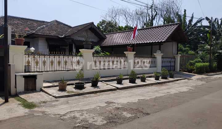 Rumah Strategis Bebas Banjir Semi Furnished di Jaka Sampurna Kota Bekasi Jawa Barat
