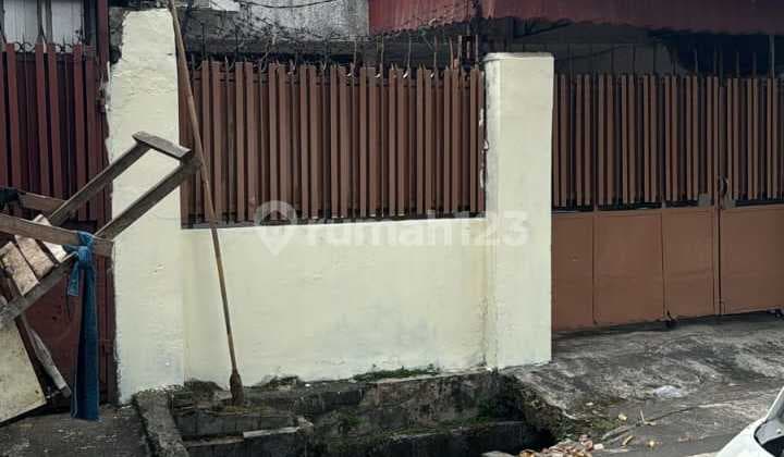 Rumah Murah Dua Lantai Strategis Pinggir Jalan di Kramat Senen Jakarta Pusat