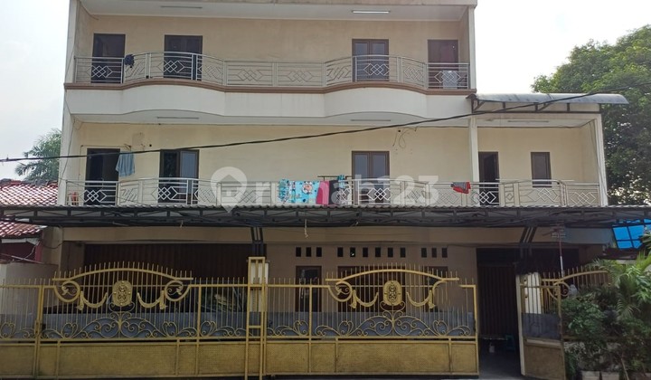 Rumah Kos 2 Lantai 16 Kamar Tidur di Duren Sawit Jakarta Timur