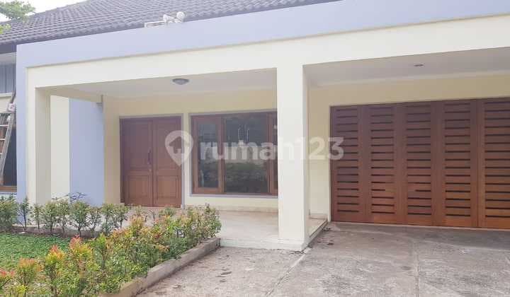Rumah Bagus Dengan Kolam Renang Di Kemang Selatan Jakarta Selatan