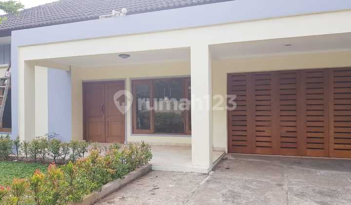 Nice House With Swimming Pool In Kemang Selatan, South Jakarta