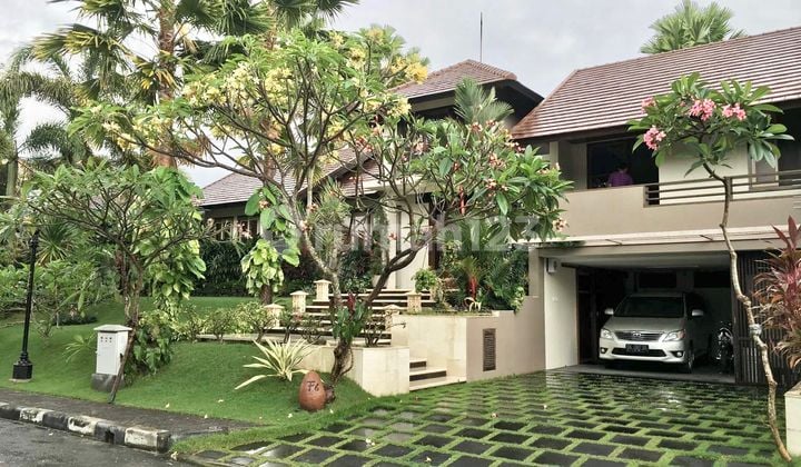 Luxury One Gate System House at Teras Ayung Gatotsubroto Timur