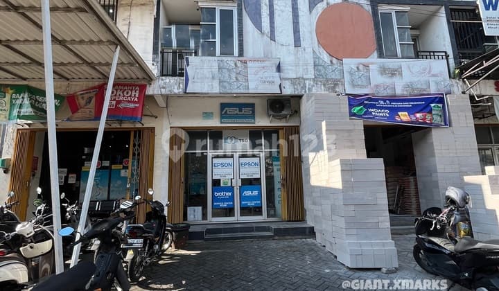 Strategic Shop House Sold Cheaply on Sulfate Axis, Malang