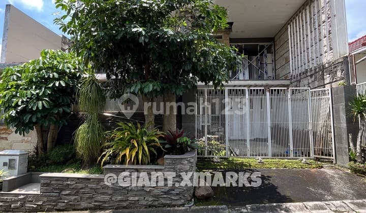 Rumah Mewah 3 Lantai View 360' Keren di Villa Puncak Tidar Malang