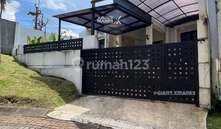 Rumah American Modern Dekat Kampus Machung di Villa Puncak Tidar