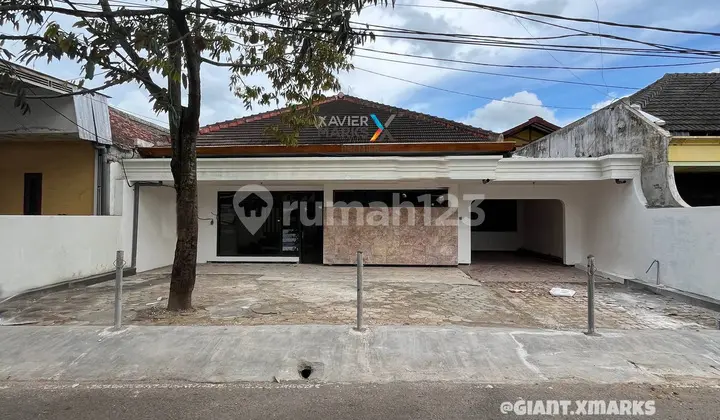 Rumah Plus Gudang Strategis di Purwantoro Blimbing Malang