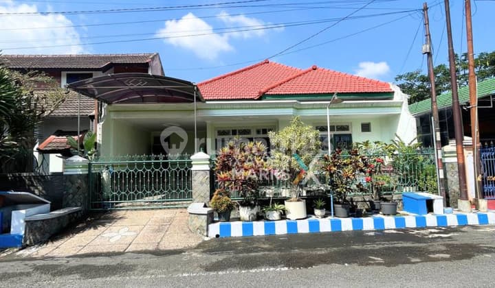 Rumah Terawat Dekat Sma St Yusuf di Ikan2 Lowokwaru Malang