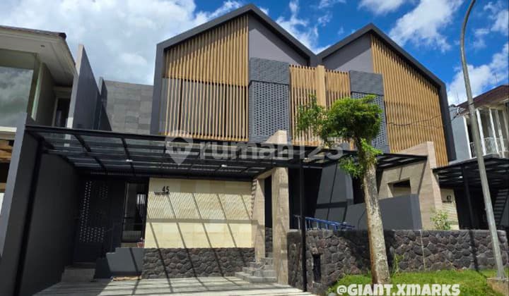 Rumah Baru Modern Dekat Kampus Binus di Araya Malang