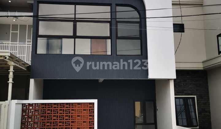 RUMAH PANORAMIC ROOM WITH ROOFTOP DEKAT BRAWIJAYA DI IKAN IKAN LOWOKWARU MALANG