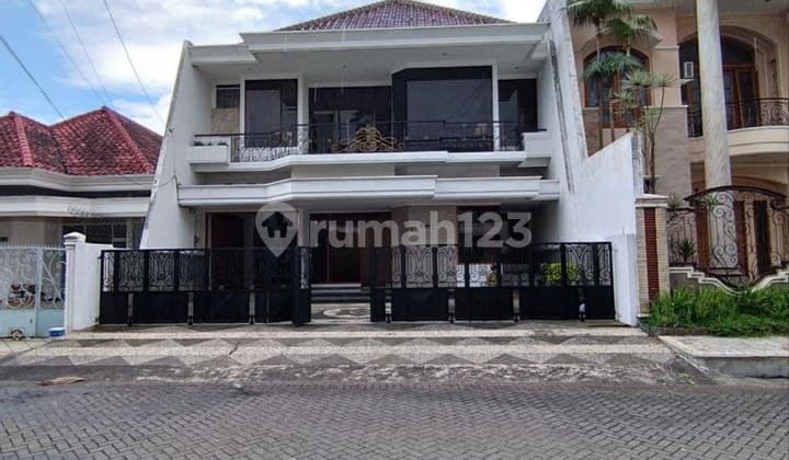 Rumah Mewah Tengah Kota Daerah Ijen Klojen Malang