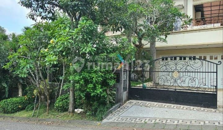Rumah Mewah Tropis Modern Di Villa Puncak Tidar Malang