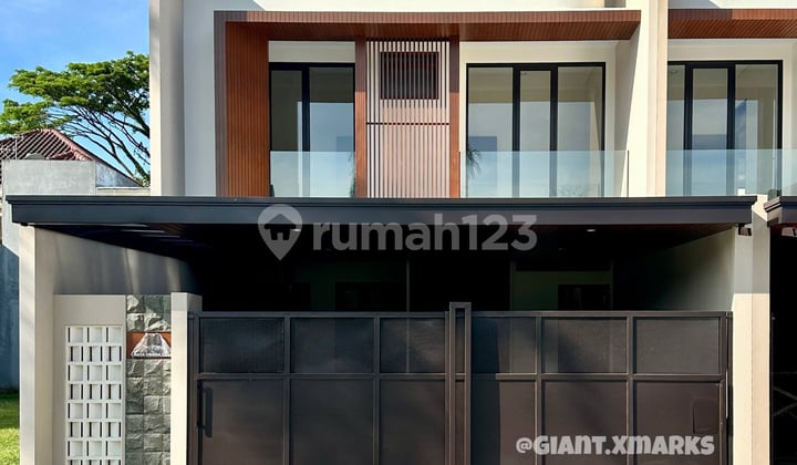Rumah Modern Premium di Boulevard Araya Golf Malang