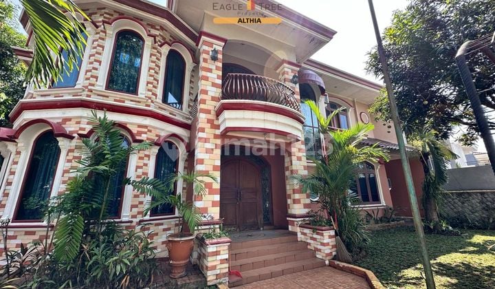 Dijual Murah Rumah Mewah Siap Huni Ada Kolam Renang di Bsd
