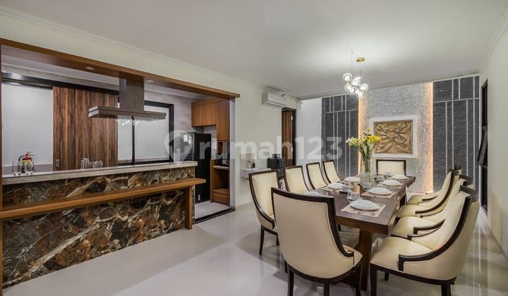 Rumah Bagus Furnished Tngah Kota dekat Simpang Lima Semarang Tengah, 10525