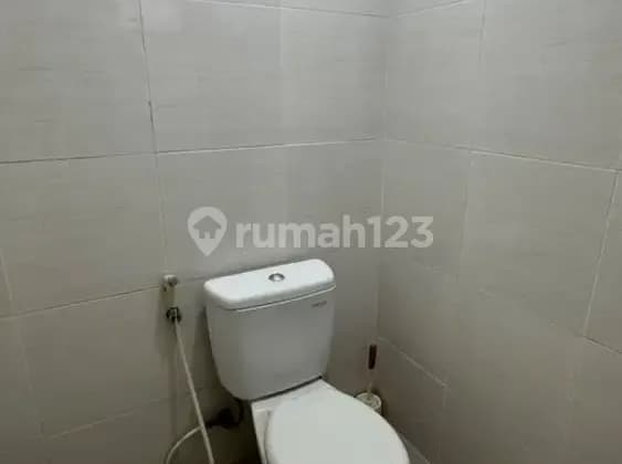 Di Kos Kan, Kos Kosan Putri Rumah