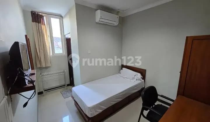Kost eksekutif lengkap serasa di hotel