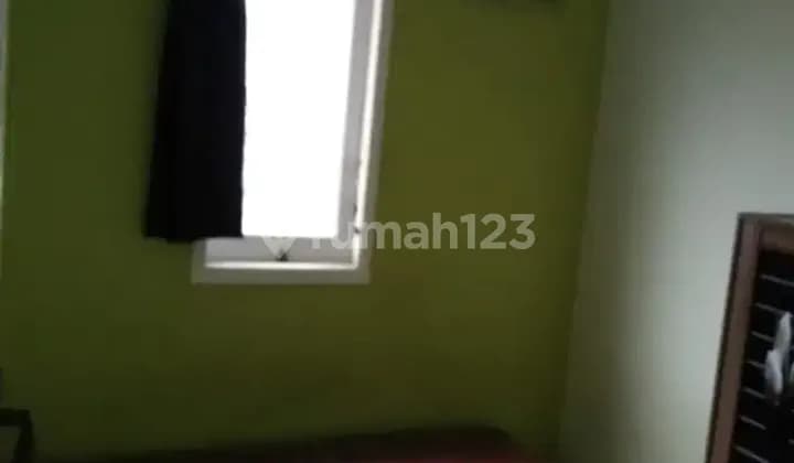 Kos Putri dekat pintu gerbang Unair Vokasi Kampus B