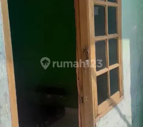Kost kost 1 ruangan dan kamar mandi dalam