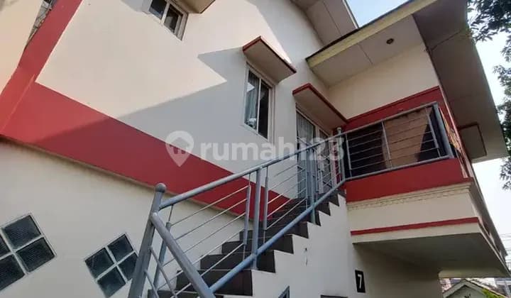 KOST KARYAWAN/TI, SEKITAR RADIO DALAM