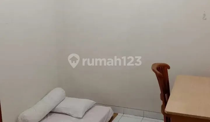 Kost Karyawan/Mahasiswa -fasilitas lkp - Jl Pramuka - Jakarta Pusat