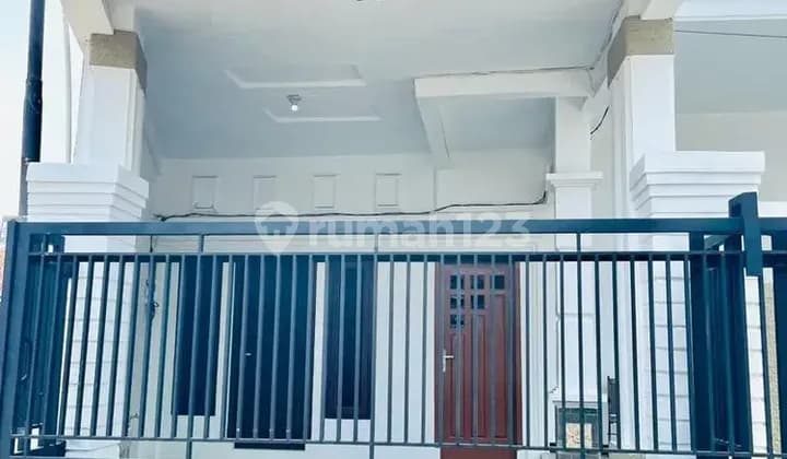 Kamar kost Mikhayla Cantique