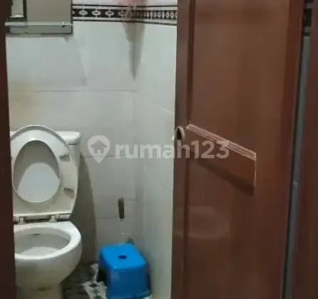 Dikosin satu kamar dan kamar mandi didalam