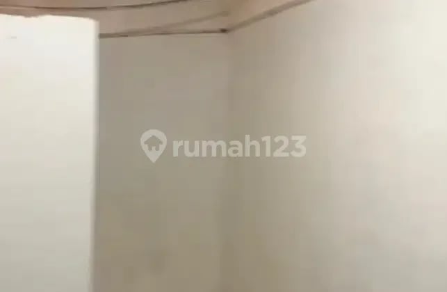 Kontrakan 3 petan atas