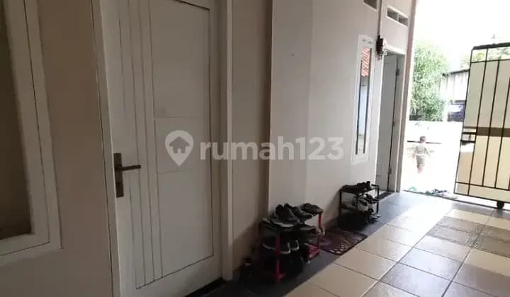 Kost kos laki Bintaro