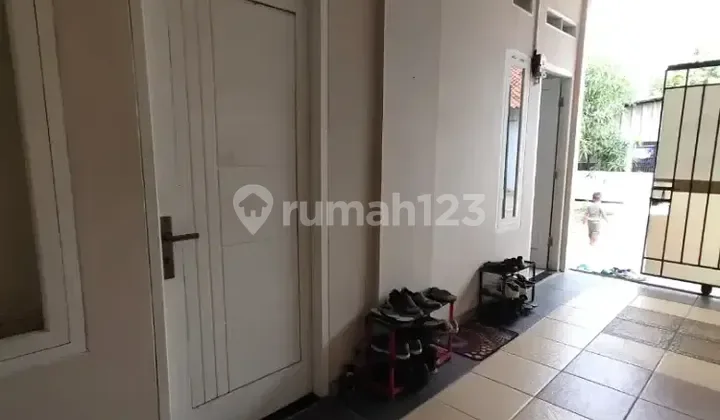 Kost kos laki Bintaro
